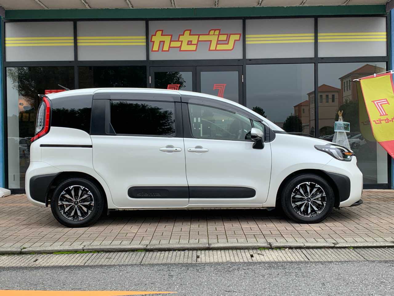 トヨタ シエンタ　ハイブリッド