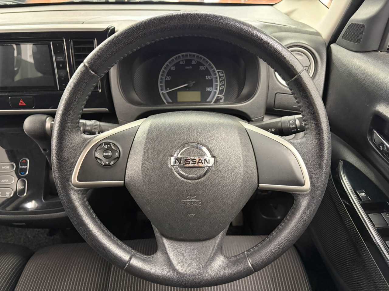 日産 デイズ　ルークス