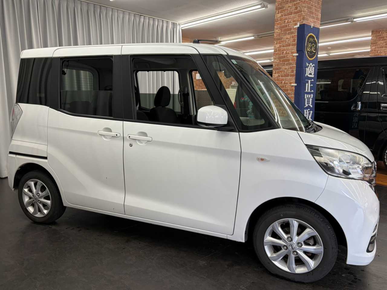 日産 デイズ　ルークス