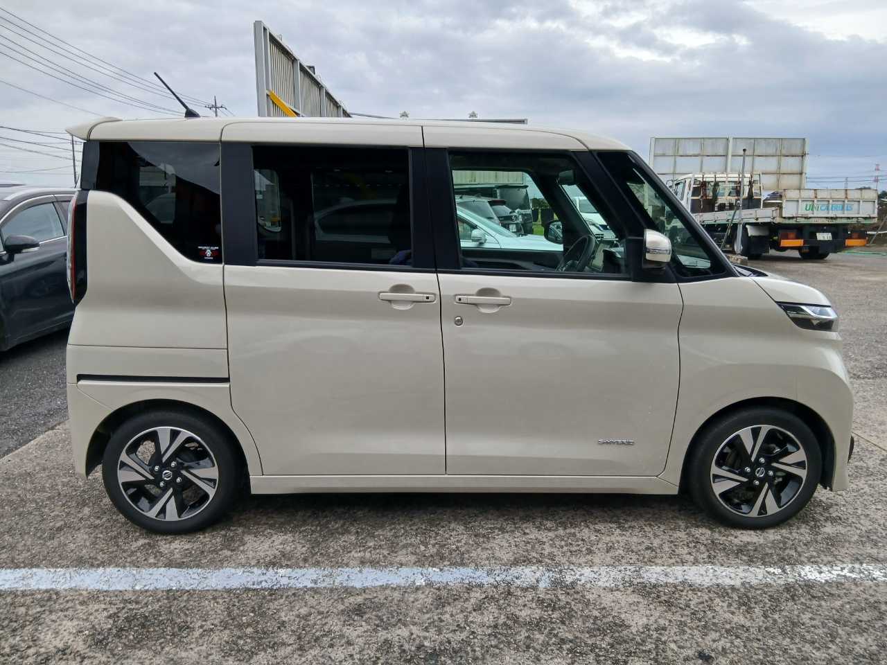 日産 ルークス