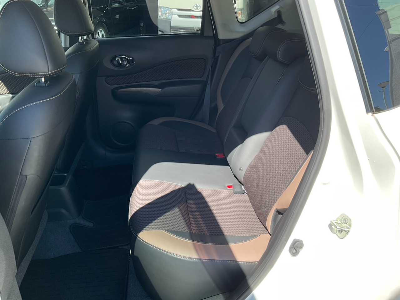 日産 ノート　ＨＢ