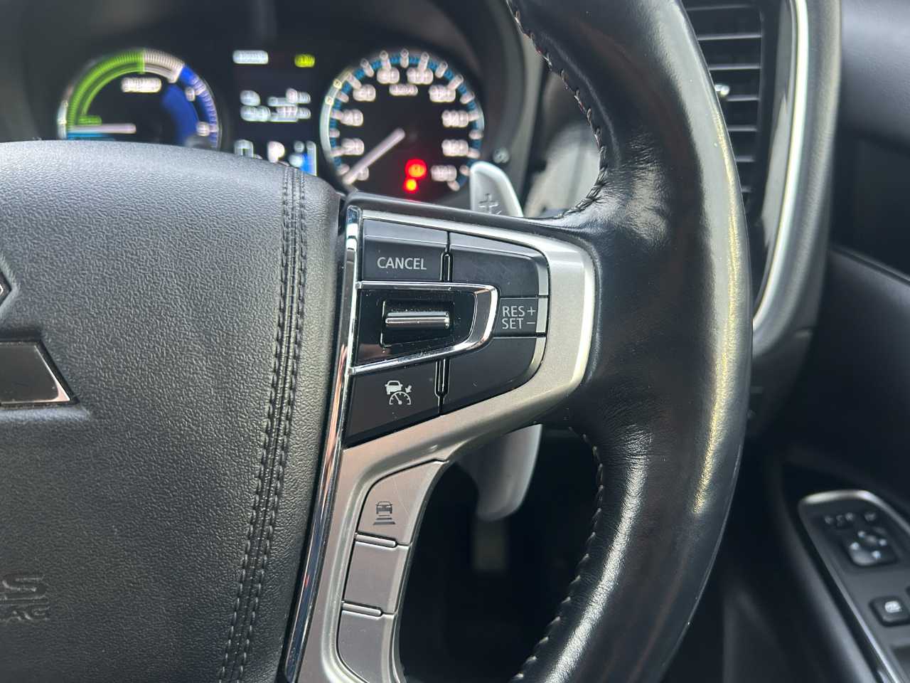 三菱 アウトランダーＰＨＥＶ