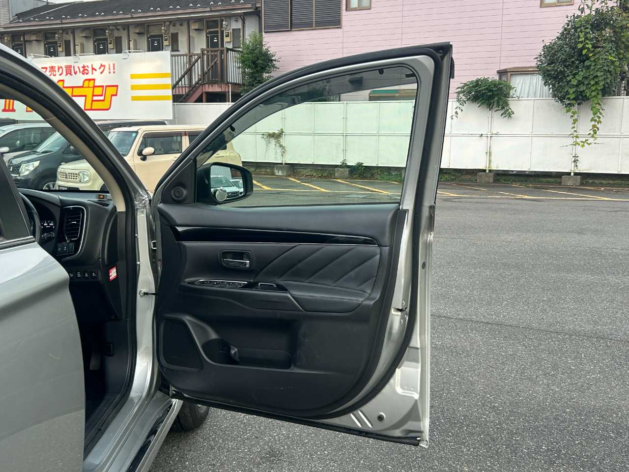 三菱 アウトランダーＰＨＥＶ