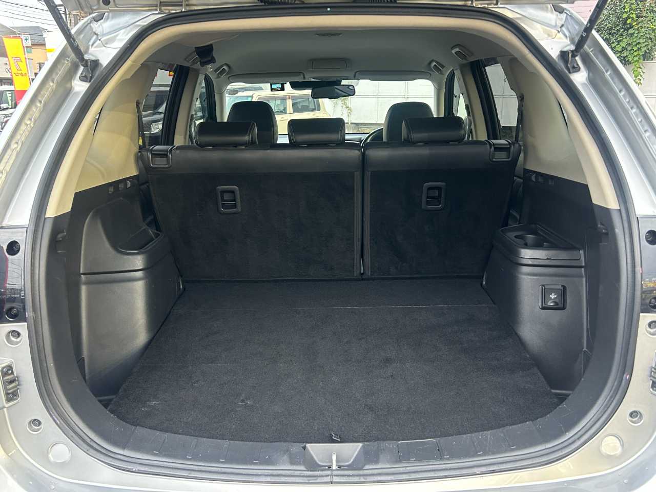 三菱 アウトランダーＰＨＥＶ