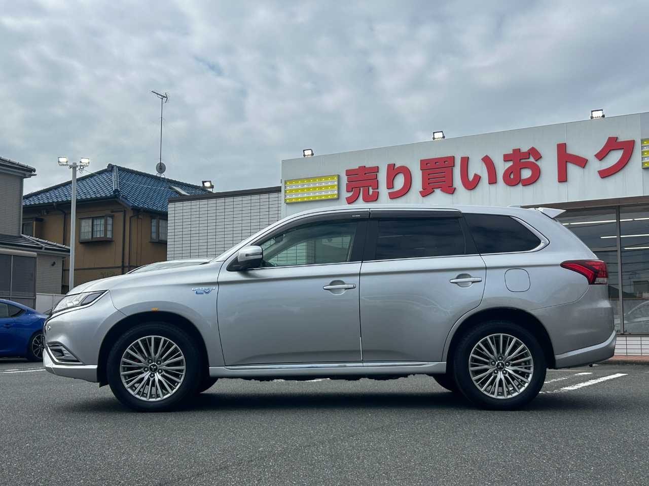 三菱 アウトランダーＰＨＥＶ