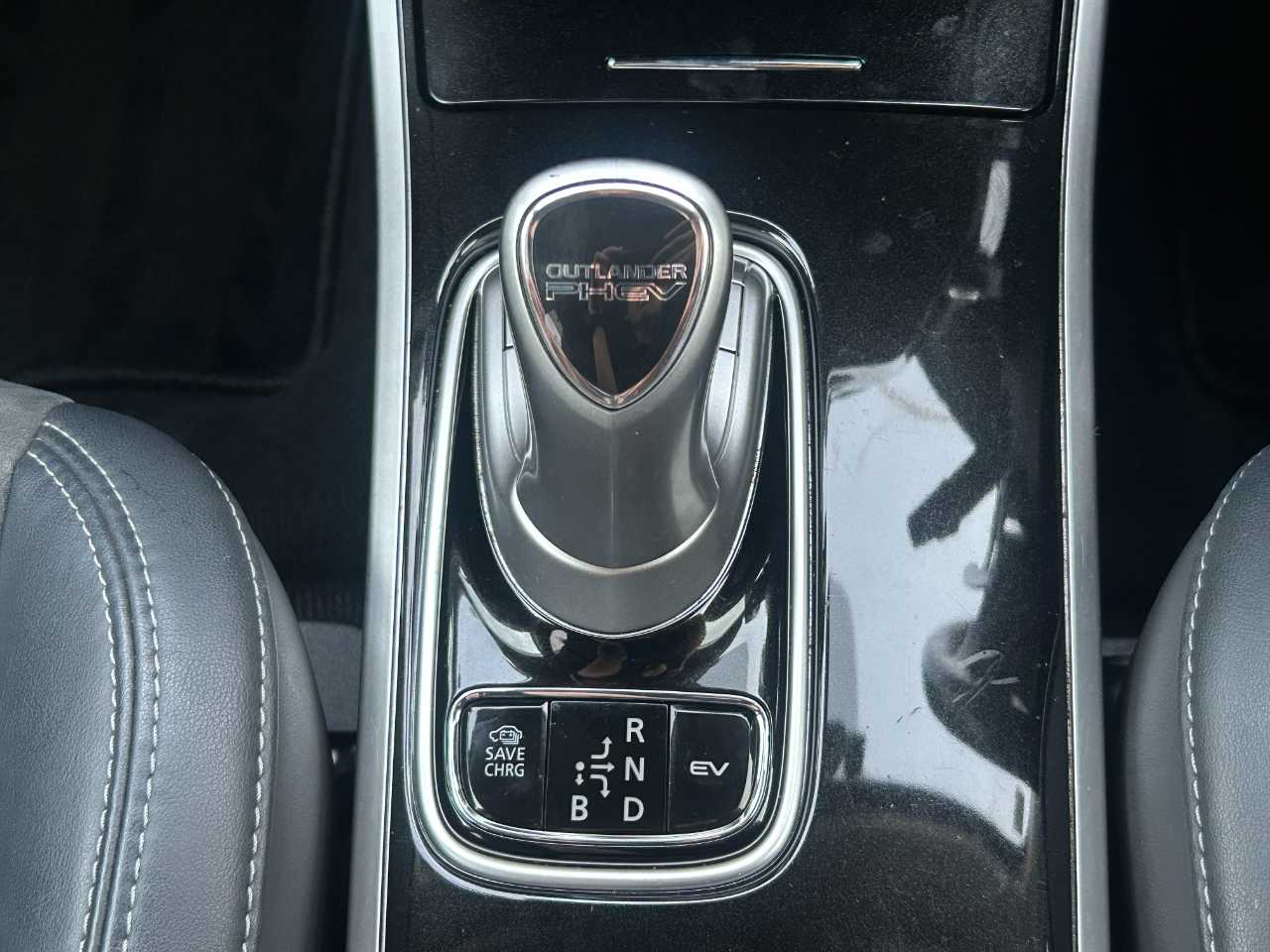 三菱 アウトランダーＰＨＥＶ