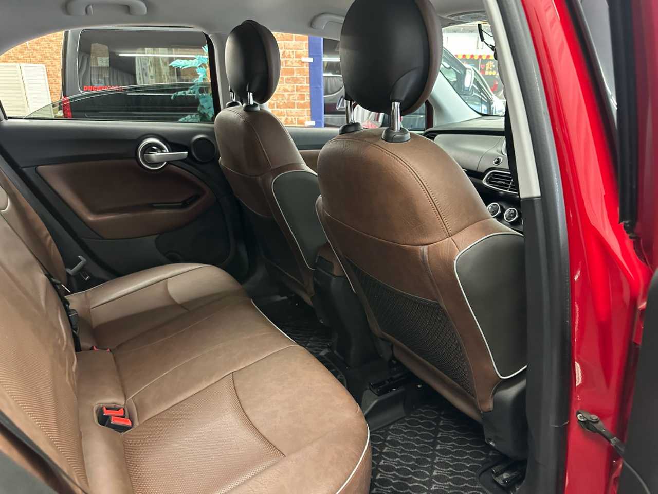 フィアット フィアット　５００Ｘ　ＳＵＶ