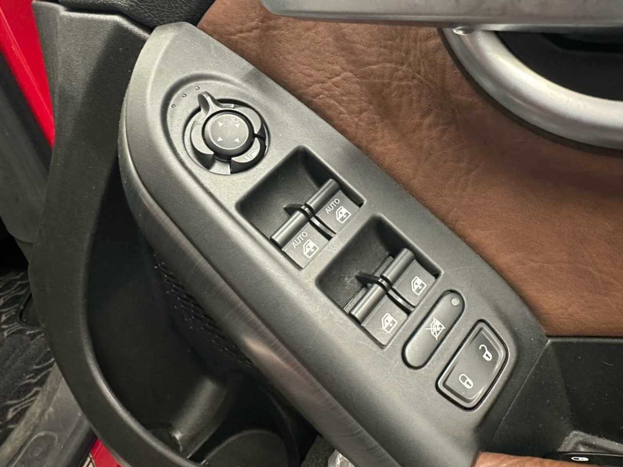 フィアット フィアット　５００Ｘ　ＳＵＶ
