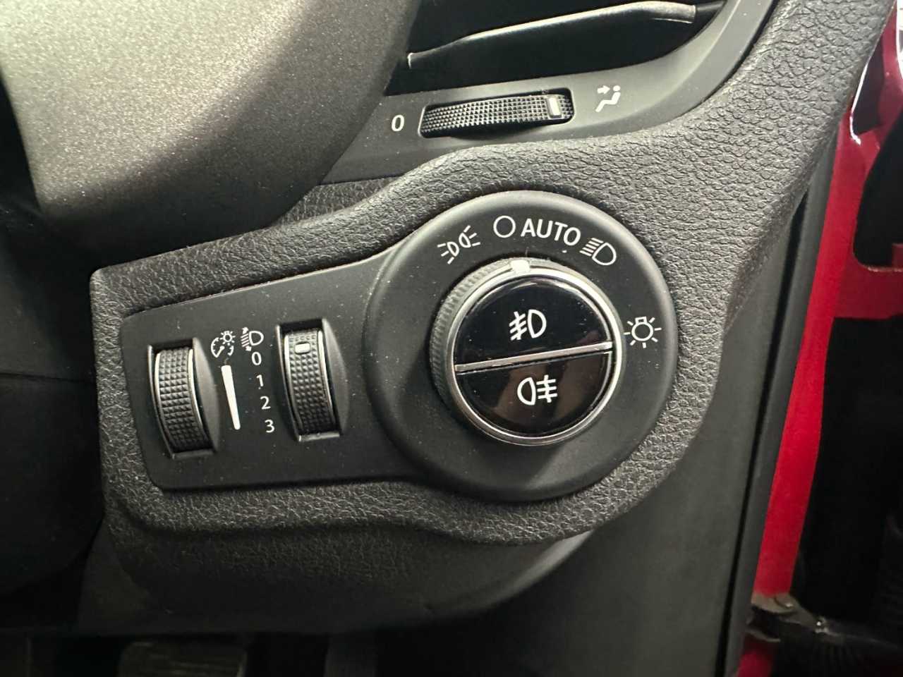 フィアット フィアット　５００Ｘ　ＳＵＶ