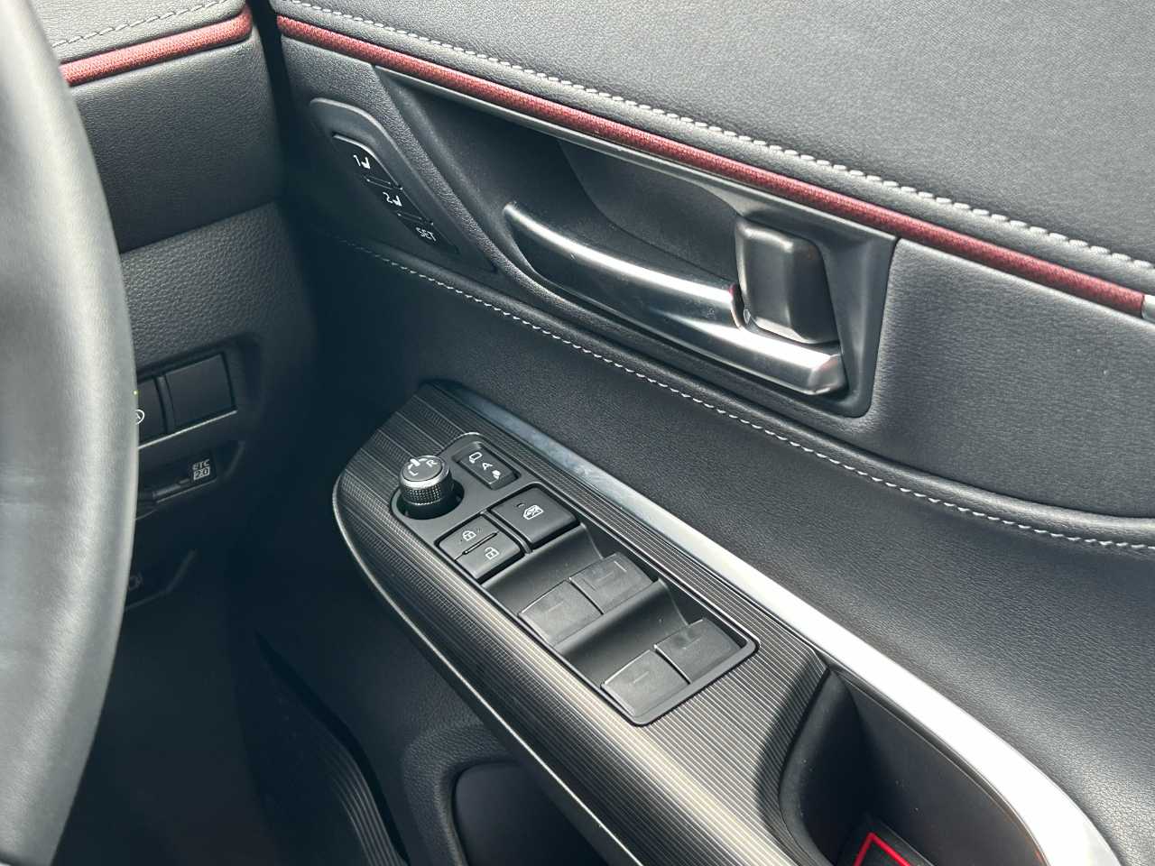 トヨタ ハリアーＰＨＥＶ