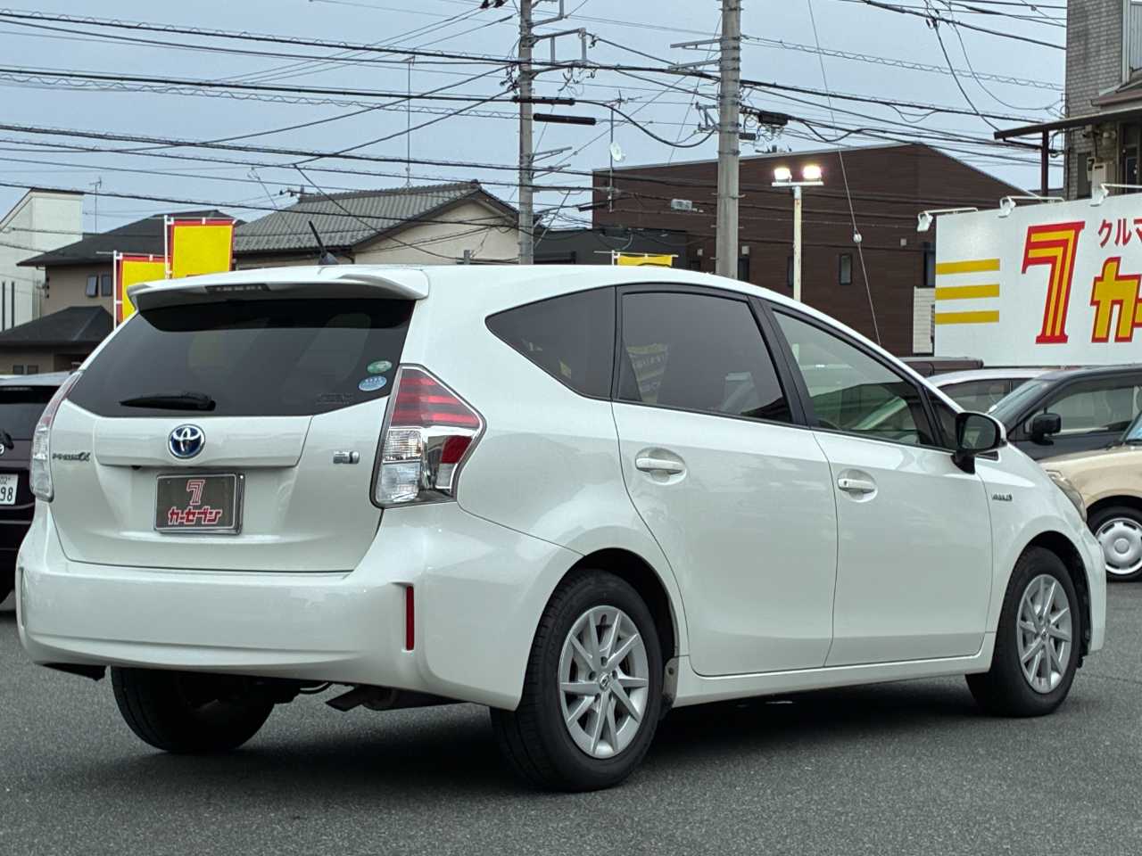 トヨタ プリウス　アルファ