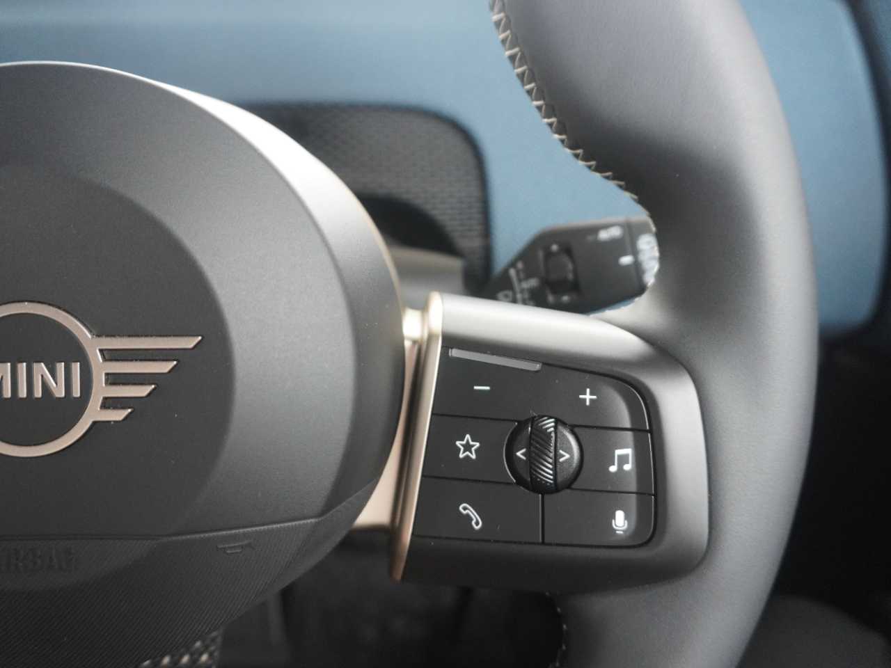 ＭＩＮＩ ＢＭＷ　ミニ　ＳＵＶ