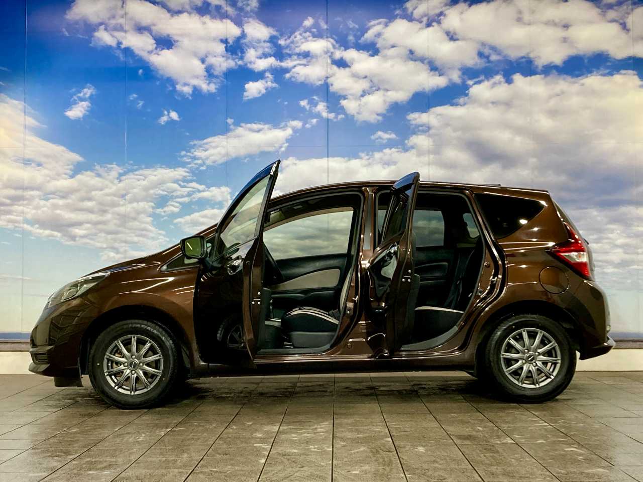 日産 ノート　ＨＢ