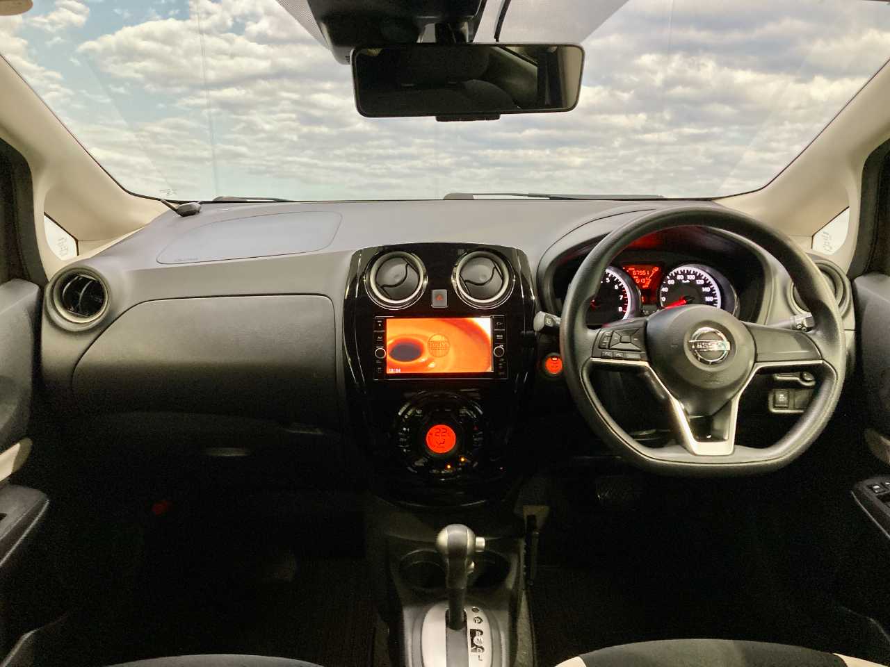 日産 ノート　ＨＢ
