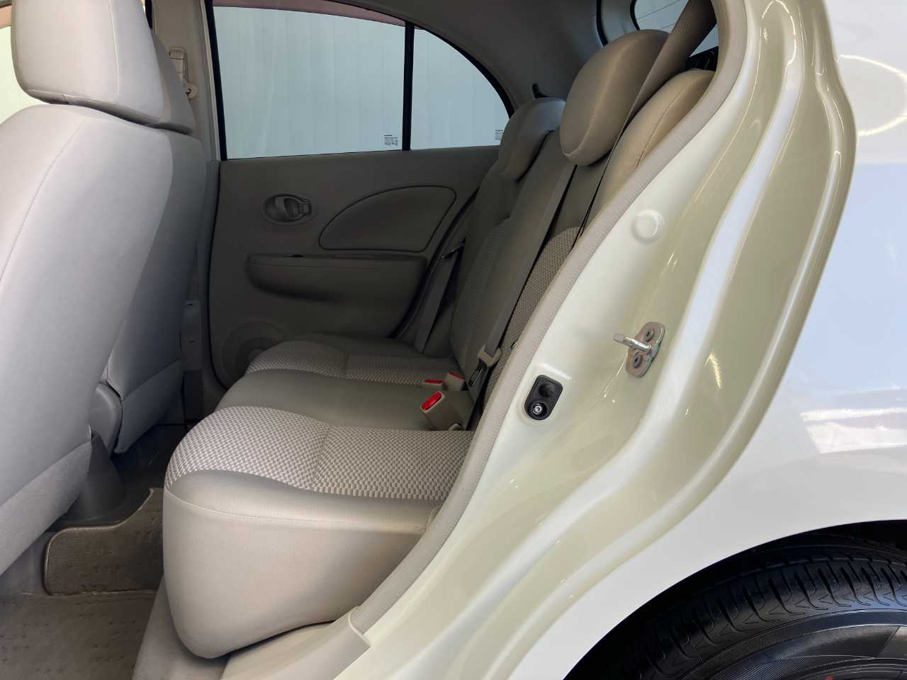 日産 マーチ　ＨＢ
