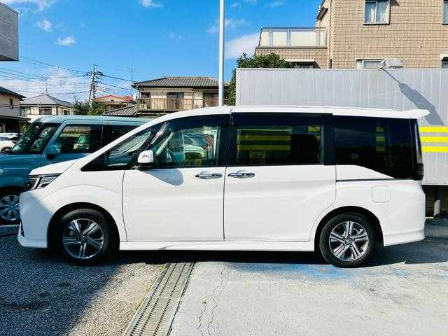 ホンダ ステップワゴン　スパーダ　ハイブリッド