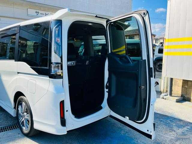 ホンダ ステップワゴン　スパーダ　ハイブリッド