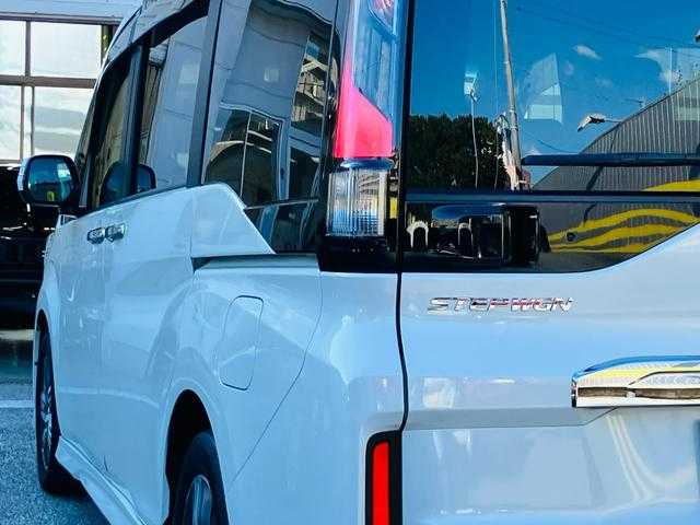 ホンダ ステップワゴン　スパーダ　ハイブリッド