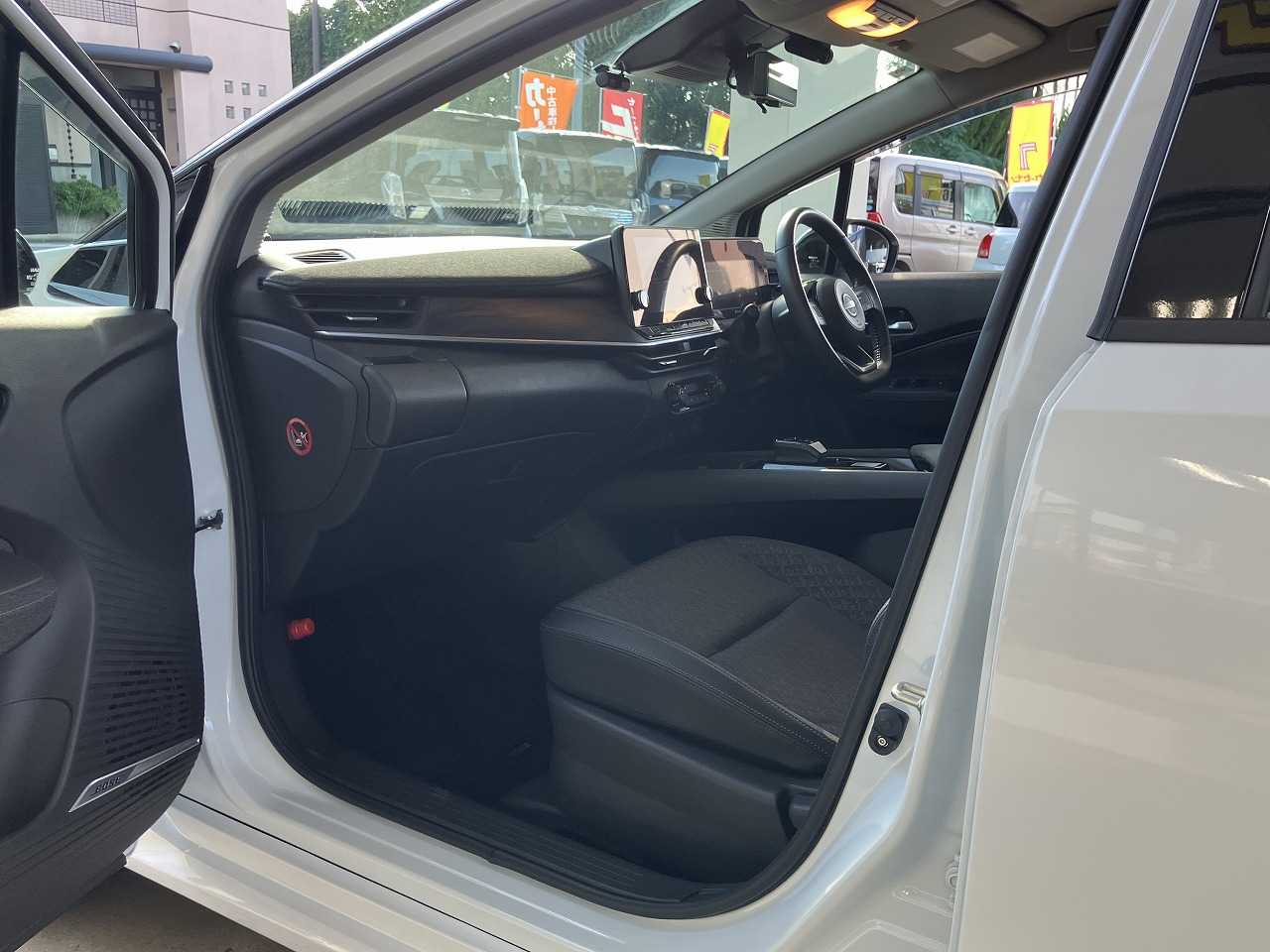 日産 オーラ