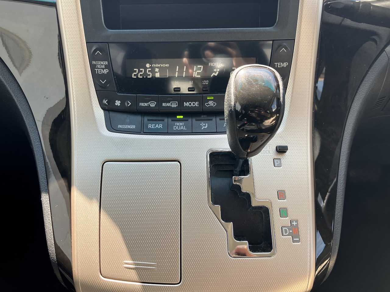 トヨタ ヴェルファイア