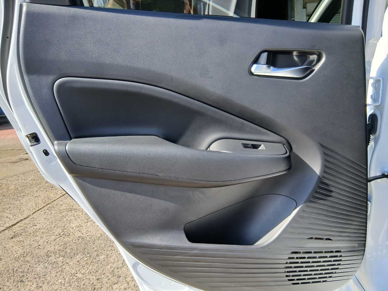 日産 オーラ