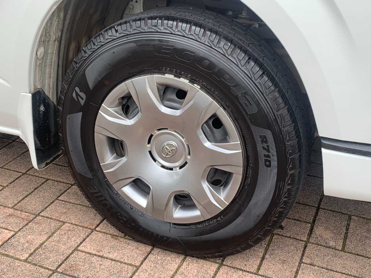 トヨタ ハイエースバン
