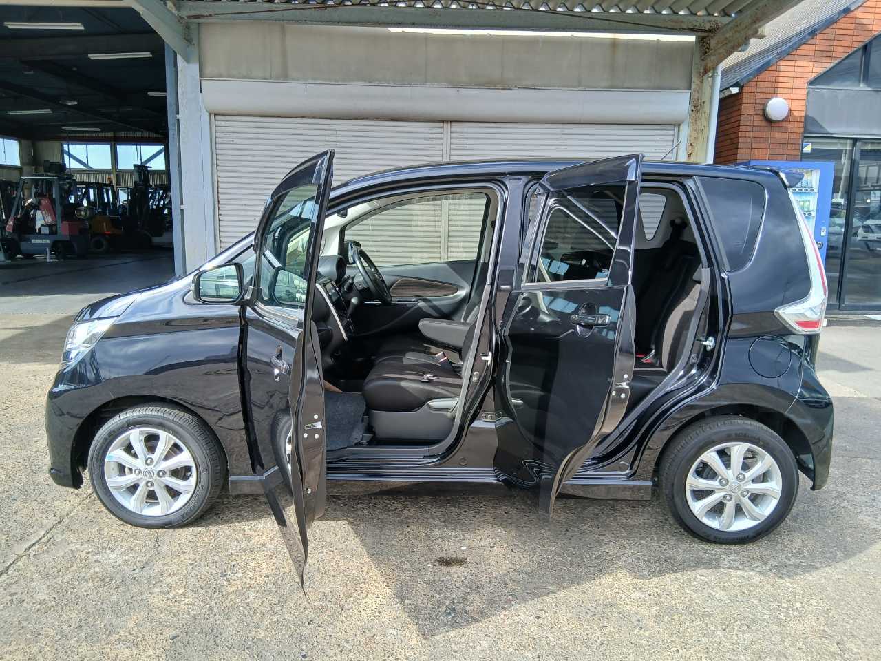 日産 デイズ