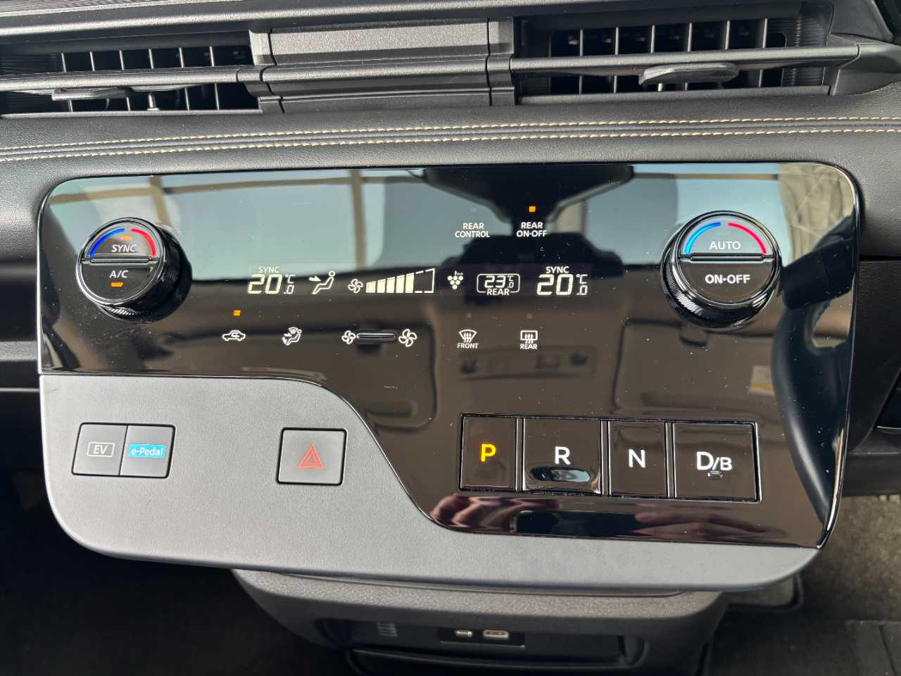 日産 セレナ