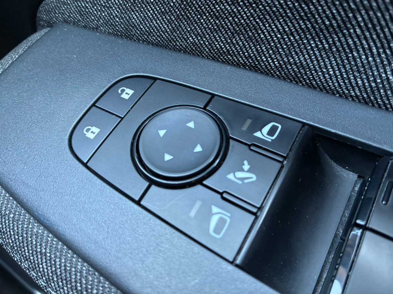 日産 オーラ