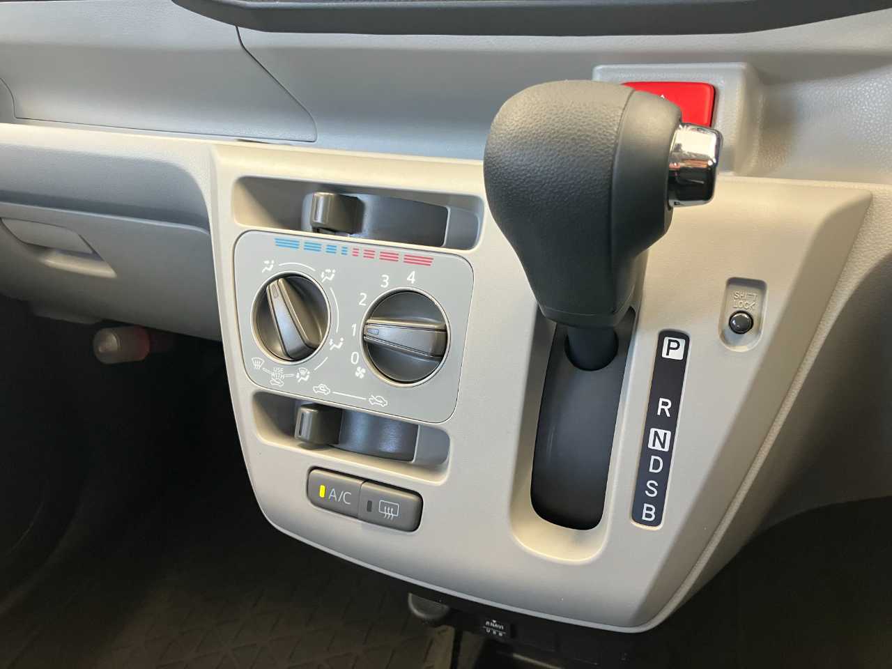 ダイハツ ミラ　イース