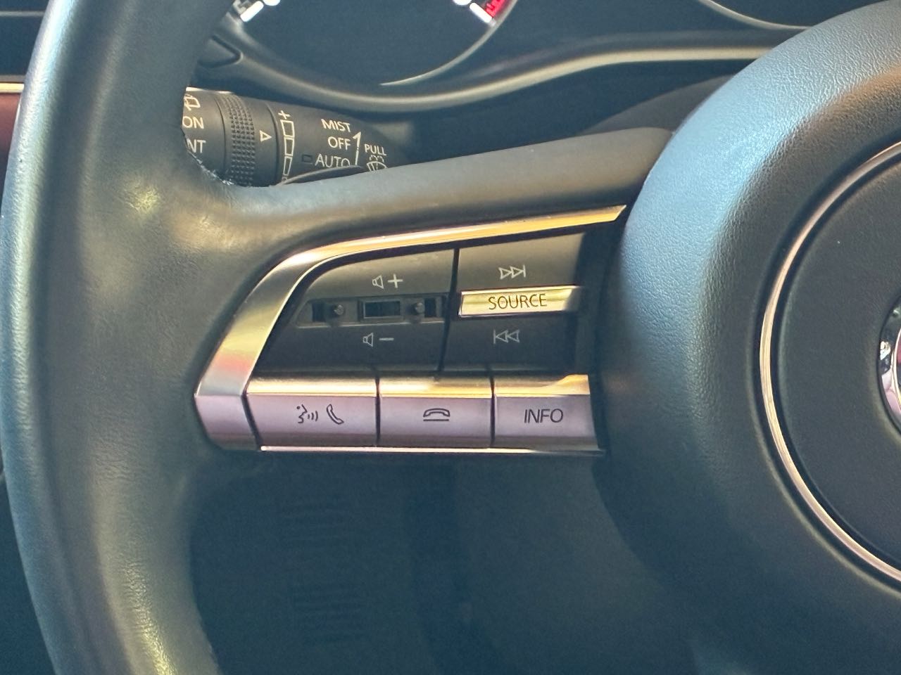 マツダ ＭＡＺＤＡ３　ファストバック