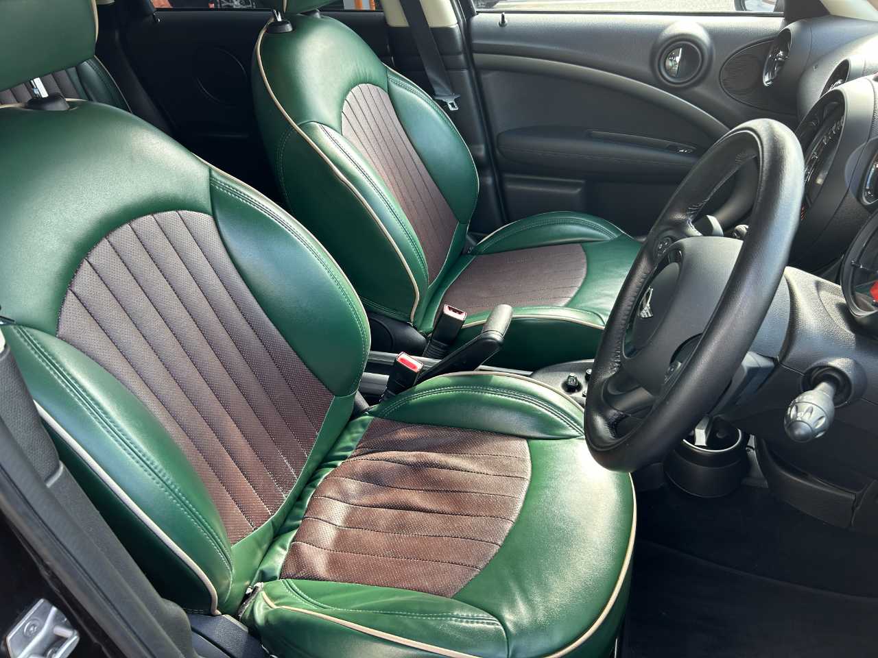 ＭＩＮＩ ＢＭＷ　ミニ　ＳＵＶ