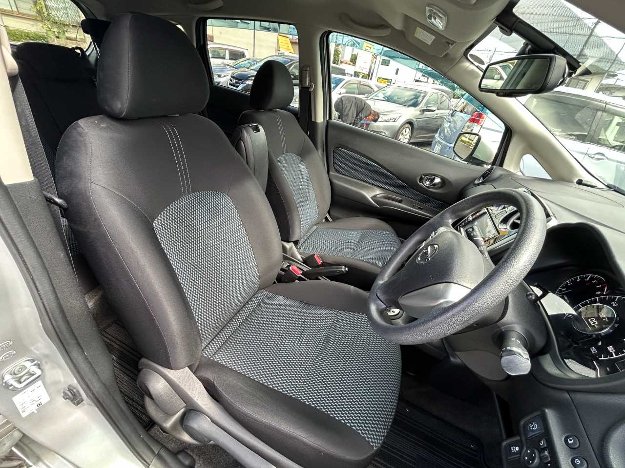 日産 ノート　ＨＢ