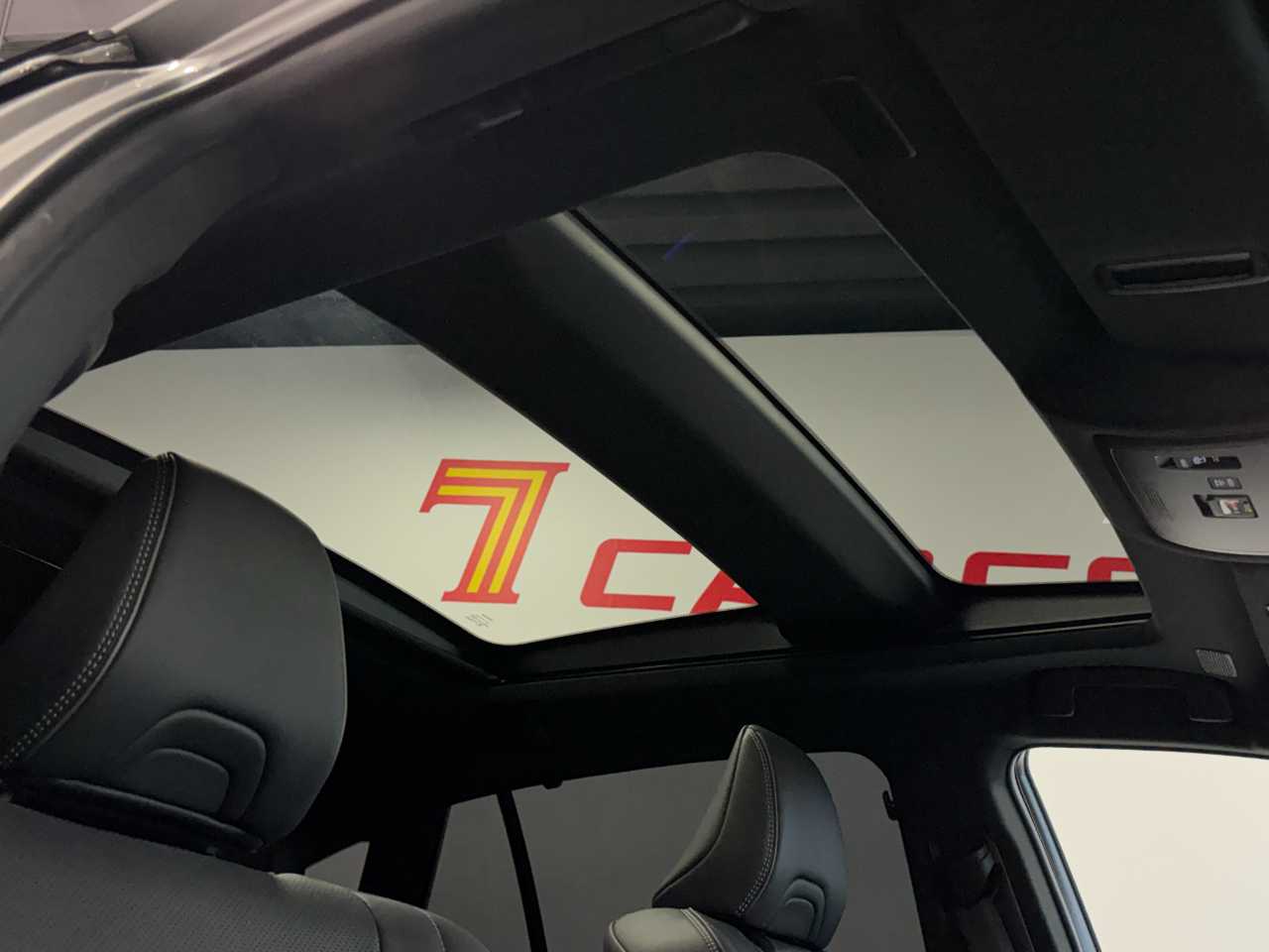 トヨタ クラウン　ハイブリッド
