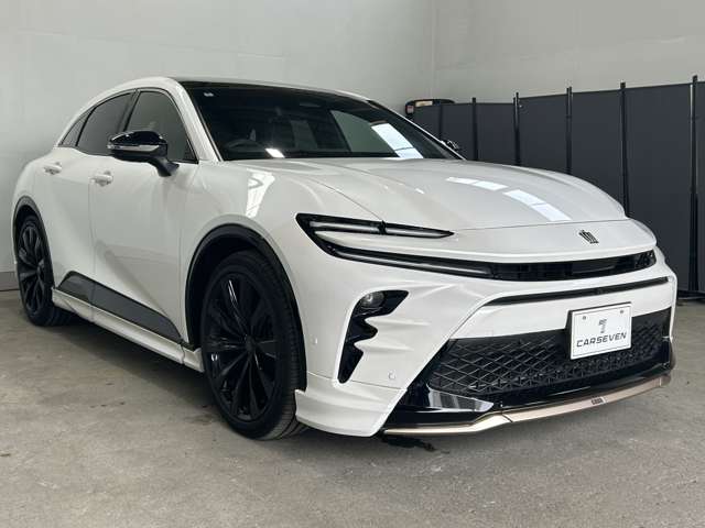トヨタ クラウン　スポーツ　ハイブリッド