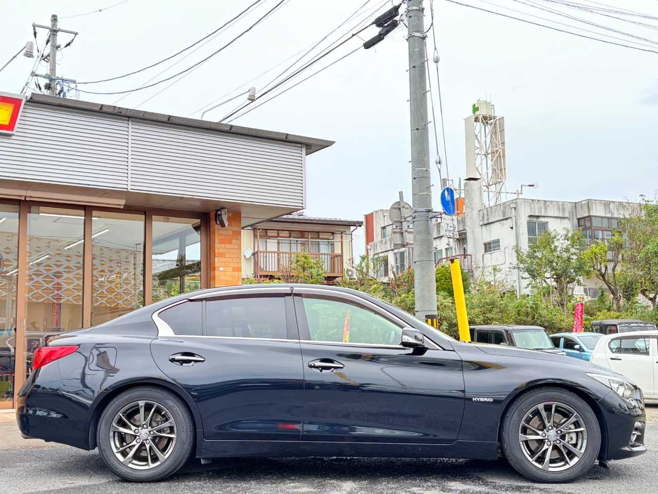 日産 スカイライン　ハイブリッド