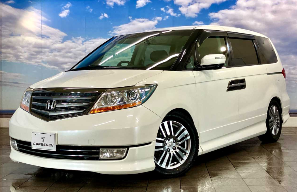 【2025年最新】ホンダ エリシオン プレステージの買取・査定相場はいくら？年式・走行距離・グレード別に解説