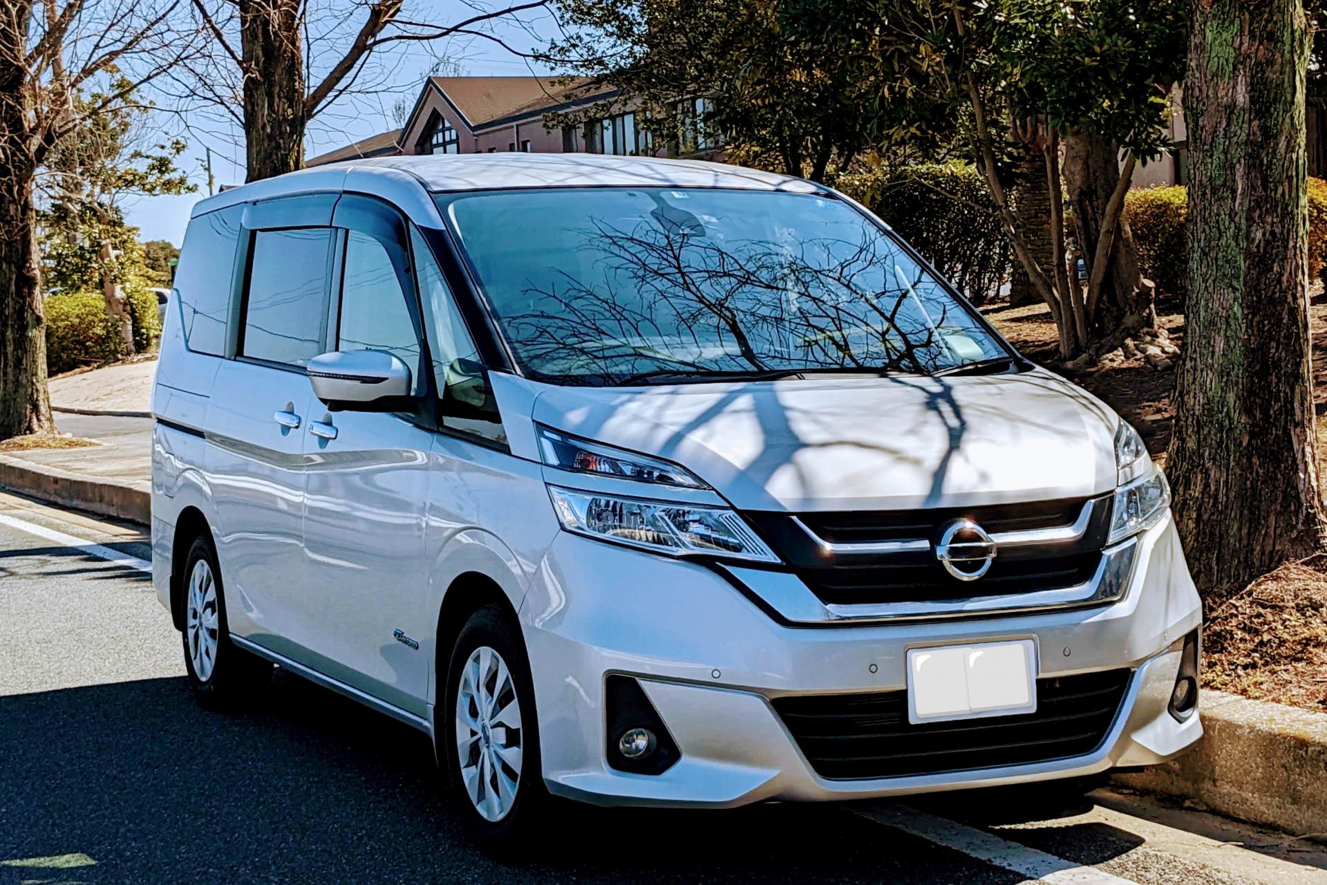 セレナの自動車税はいくら？自動車税の支払い方法や支払えない時の対処 