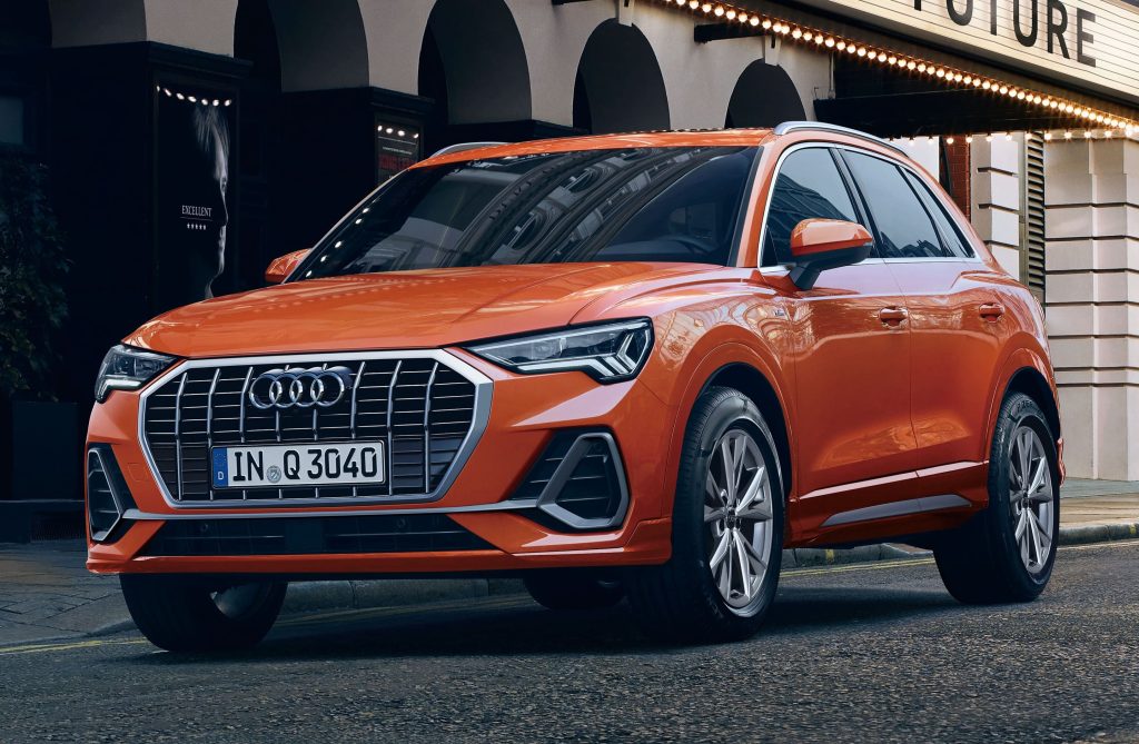 アウディー Q3