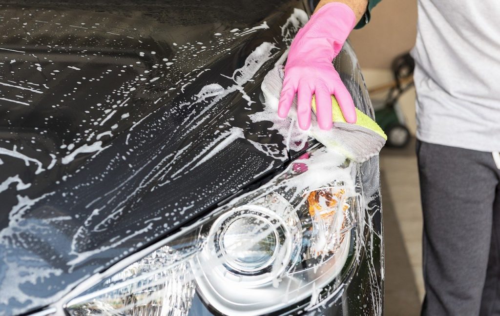 車を手洗い洗車する手順