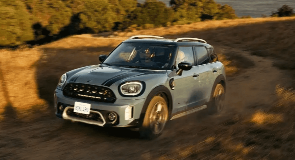 BMW：MINI クロスオーバー（ミドルコンパクト）