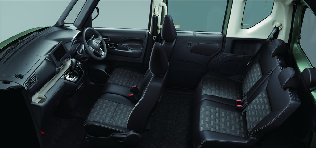 スライドドア SUV おすすめ:三菱 デリカミニ