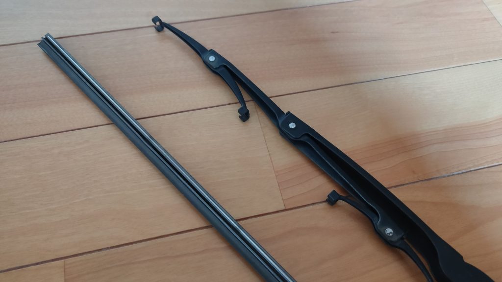 ブレードからゴムを取り外した状態