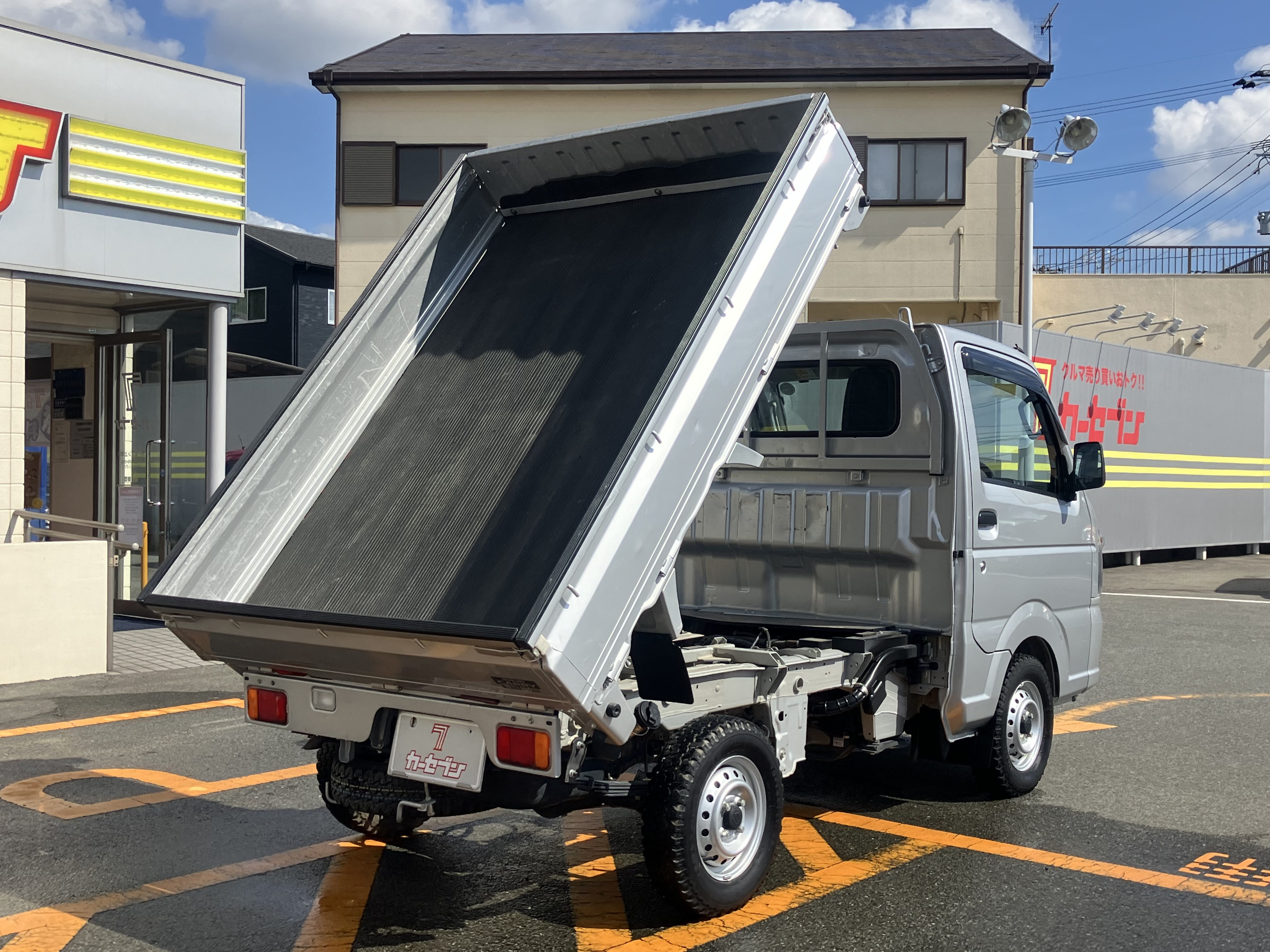 軽トラ ダンプ入荷しました🚛 | 【公式】車買取・車査定・中古車販売